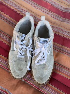 Vans Men's Suede Low-Top Sneakers in Light Beige with White Laces